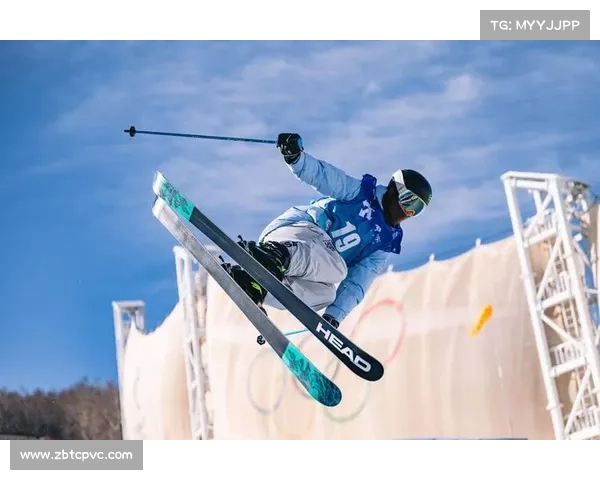 意大利滑雪选手在世界滑雪锦标赛上勇夺男子速降金牌创历史